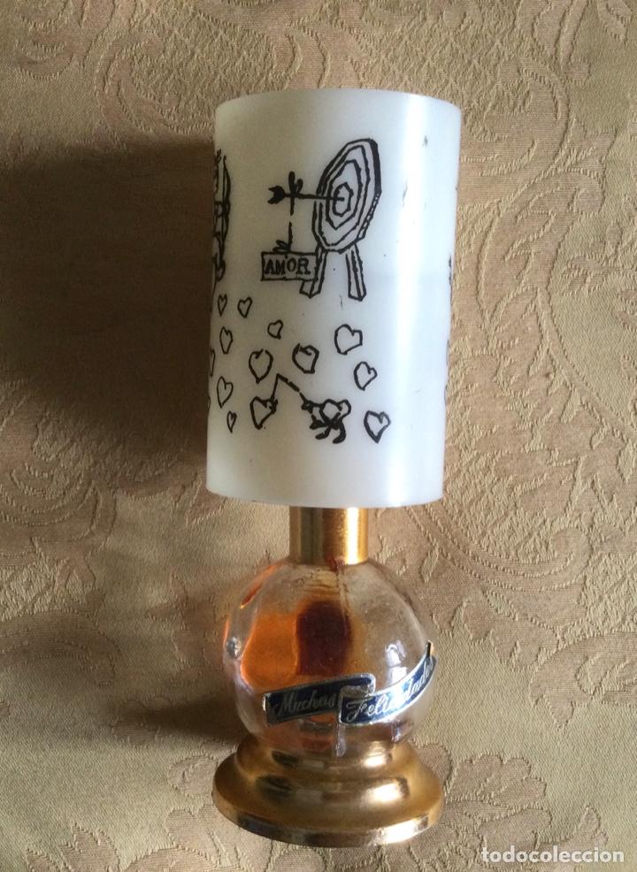 Vintage: CURIOSO FRASCO DE PERFUME CON FORMA DE LAMPARA - Foto 2