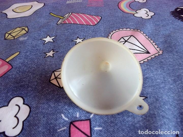 Vintage: EMBUDO DE PLASTICO A&Ntilde;OS 60-70 - Foto 3