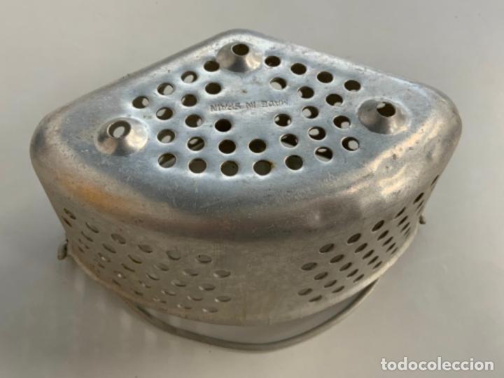 Vintage: Encantador COLADOR TRIANGULAR DE ALUMINIO - Foto 5