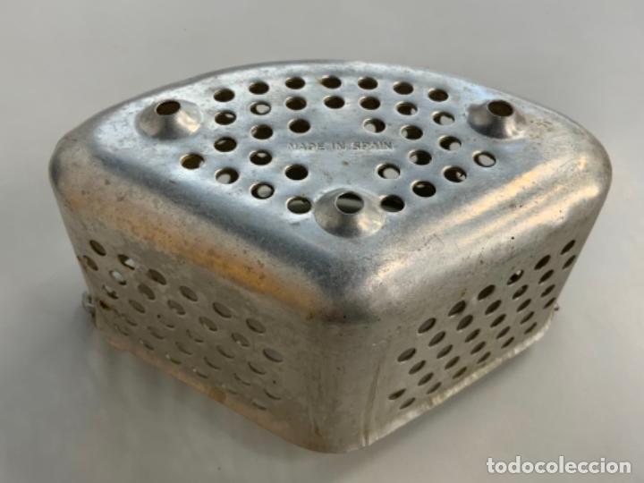 Vintage: Encantador COLADOR TRIANGULAR DE ALUMINIO - Foto 6