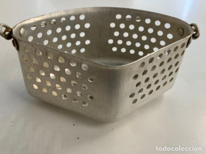 Vintage: Encantador COLADOR TRIANGULAR DE ALUMINIO - Foto 5