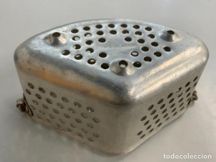 Vintage: Encantador COLADOR TRIANGULAR DE ALUMINIO - Foto 6
