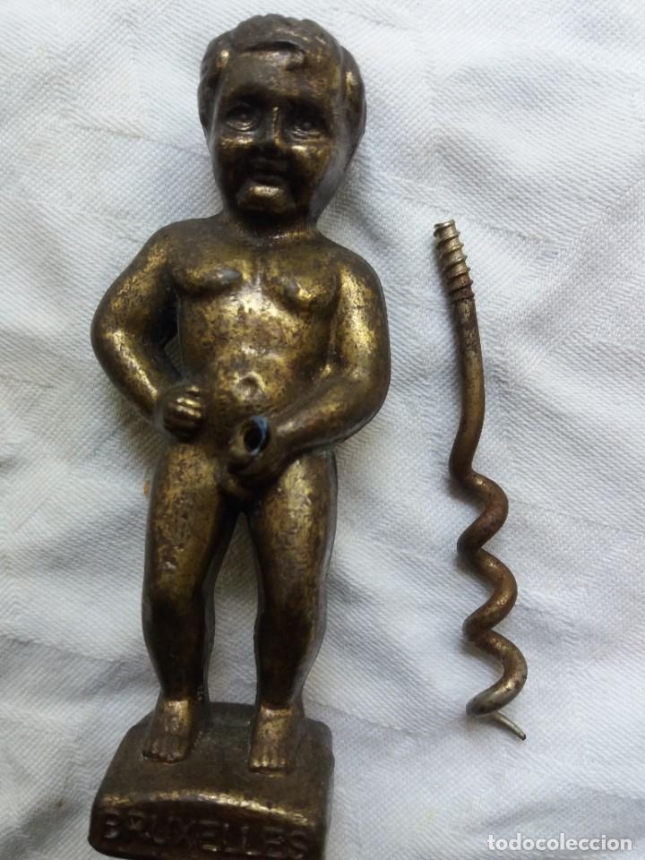 Vintage: FIGURA EN BRONCE DEL FAMOSO MENAQUEN PIS BRUXELLES. LLEVA ACCESORIO PARA ABRIR BOTELLAS.