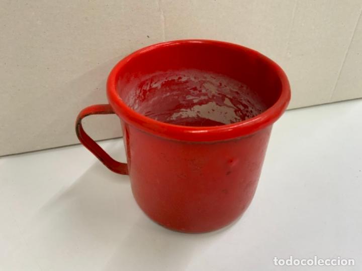 Vintage: ANTIGUA TAZA O TAZ&Oacute;N ROJO - EN METAL ESMALTADO.