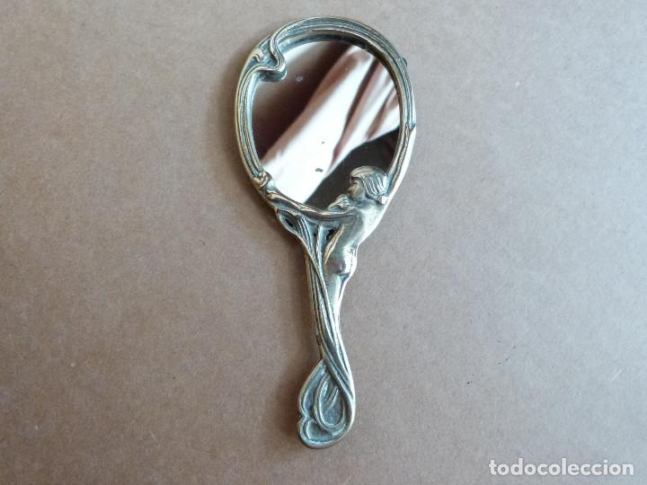 Vintage: Espejo de mano de inspiracion modernista con figura de mujer para tocador