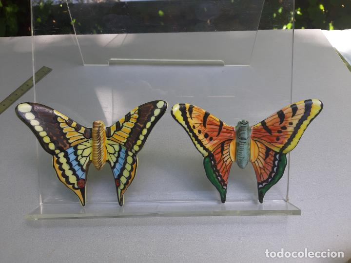 Vintage: 2 MARIPOSAS CER&Aacute;MICA PARA COLGAR EN PARED (JUNCAL) ( 10 CMS X 12 CMS )