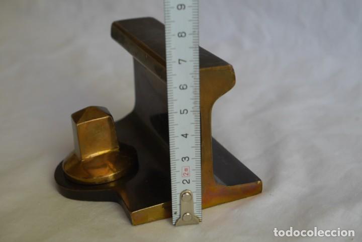 Vintage: Fragmento de vi&aacute; de tren con tornillo en bronce SV - Foto 9