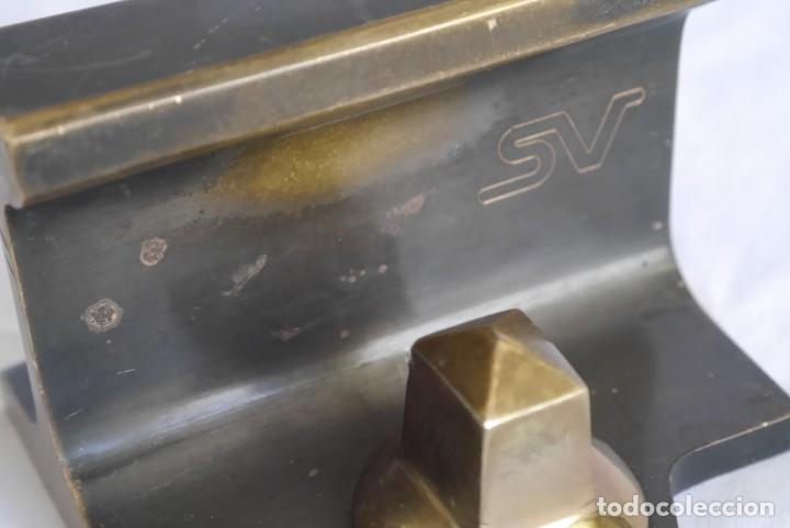 Vintage: Fragmento de vi&aacute; de tren con tornillo en bronce SV - Foto 12