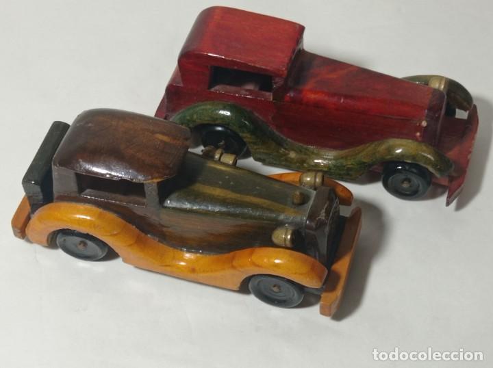 Vintage: Lote dos coches coches vintage en madera Medidas fotograf&iacute;adas