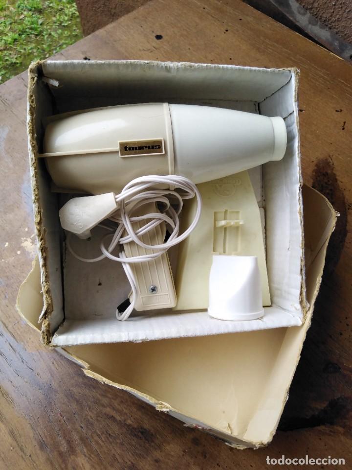 Vintage: Fant&agrave;stico secador de pelo BABET de Taurus con soporte, boquilla, incluso la caja original por tan