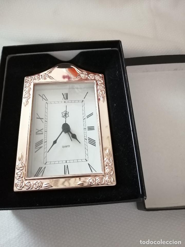 Vintage: RELOJ DESPETADOR DE PLATA, EN SU CAJA, NO FUNCIONA