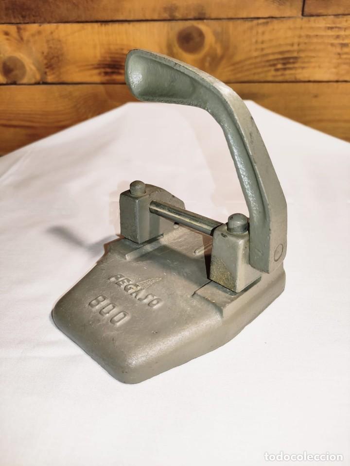 Vintage: Perforadora papel pegaso - Foto 3