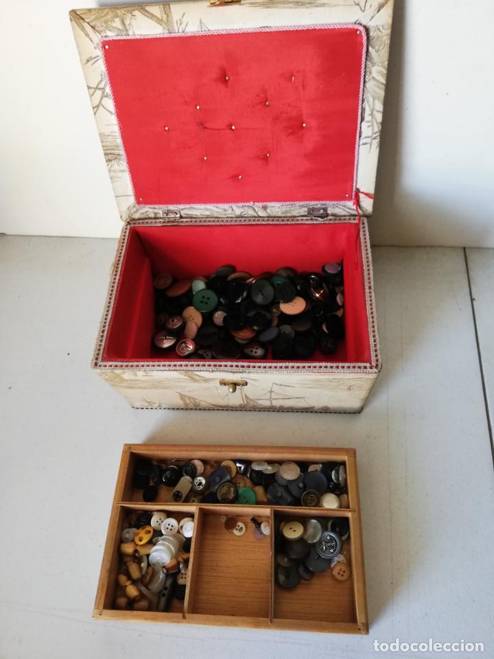 Vintage: COSTURERO CON MUCHOS BOTONES - Foto 6