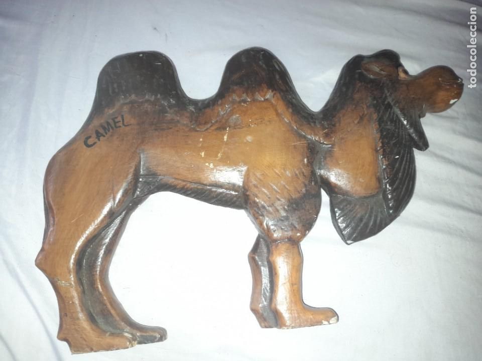 Vintage: Antiguo figura madera cartel de camello cigarrros publicaci&oacute;n de letras camel,mide 44x 30 ctms