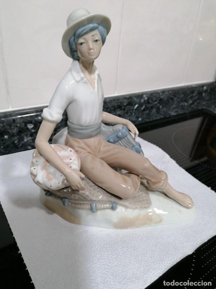 Vintage: C7 - Figura de cer&aacute;mica Cascades.