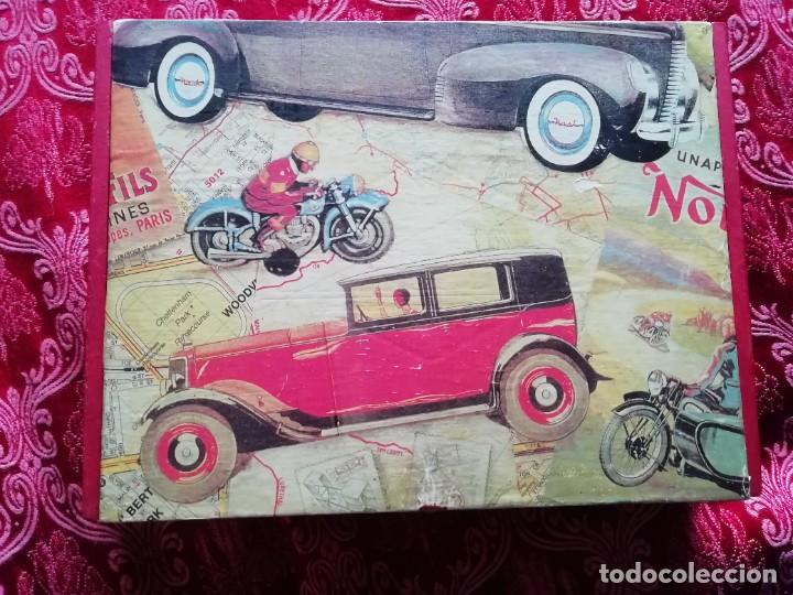Vintage: Caja de madera forrada en terciopelo