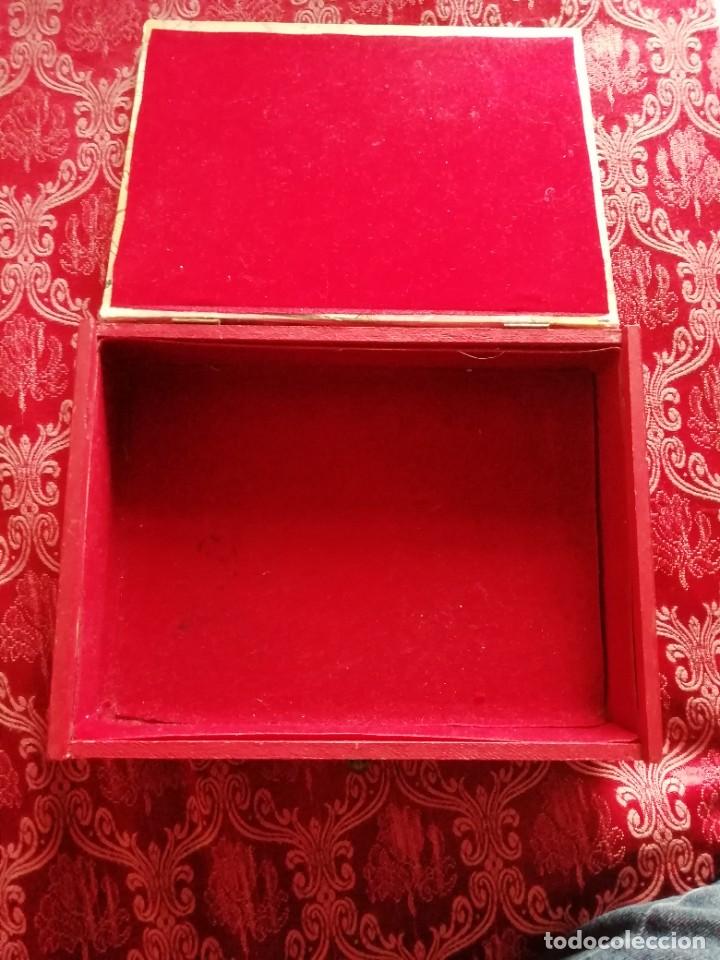 Vintage: Caja de madera forrada en terciopelo - Foto 3