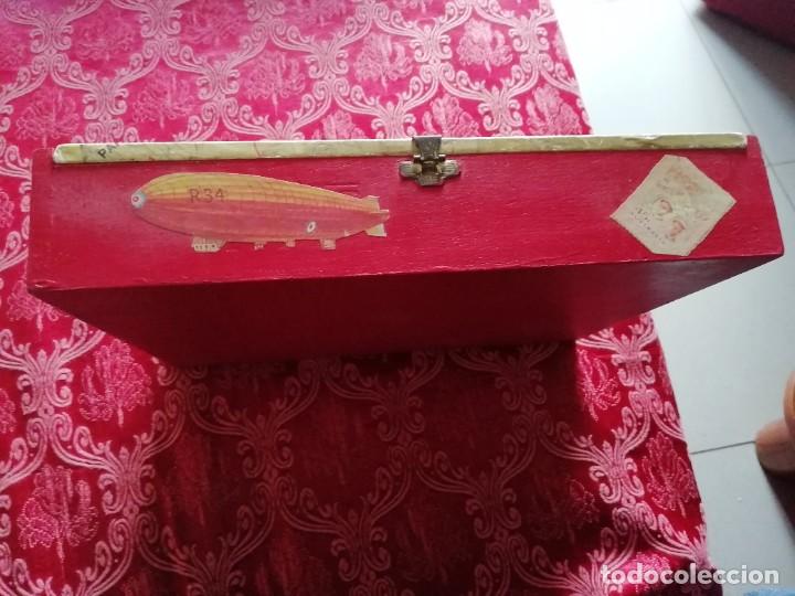 Vintage: Caja de madera forrada en terciopelo - Foto 4