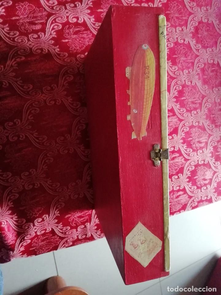 Vintage: Caja de madera forrada en terciopelo - Foto 5