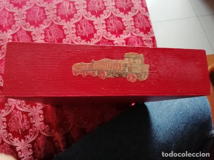 Vintage: Caja de madera forrada en terciopelo - Foto 6