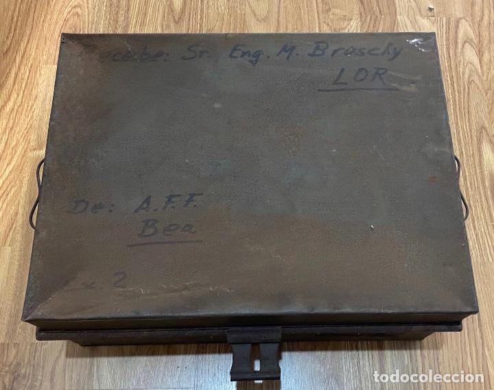 Vintage: Caja met&aacute;lica con asas - Foto 2