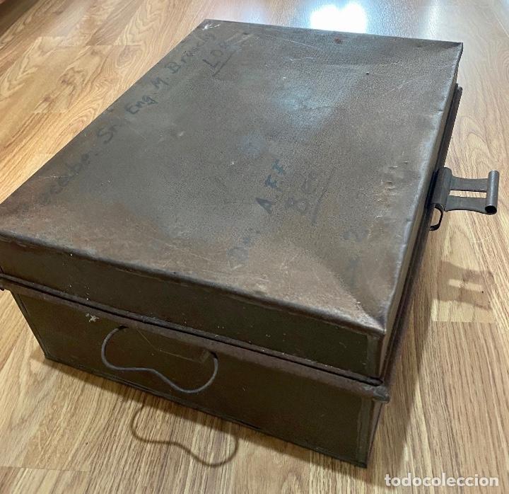 Vintage: Caja met&aacute;lica con asas - Foto 5