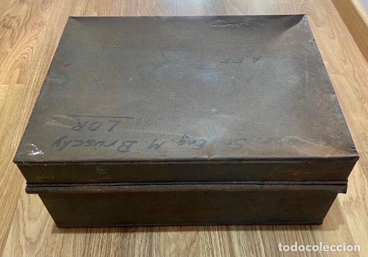 Vintage: Caja met&aacute;lica con asas - Foto 7
