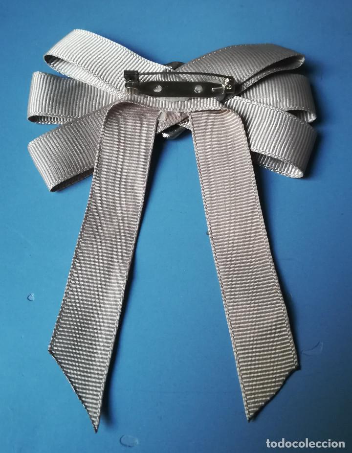 Vintage: BROCHE DE ALFILER EN LAZO DE TELA - Foto 2