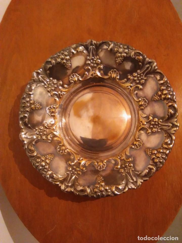 Vintage: Panera o centro de mesa en metal plateado.