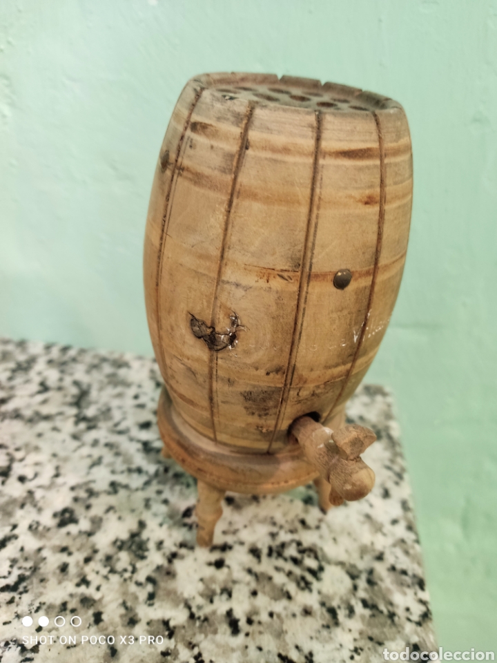 Vintage: Antiguo palillero de madera forma de barril