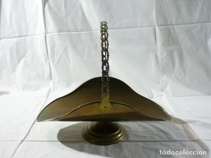 Vintage: Centro de mesa en forma de cesta de bronce o lat&oacute;n - Foto 2