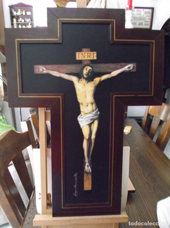 Vintage: LAMINA EN MADERA DE UN CRUCIFICADO. - Foto 1