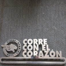 Vintage: CARTEL COLGADOR CORRE CON EL CORAZON - TIGER RUNNIG CLUB- ACERO INOX