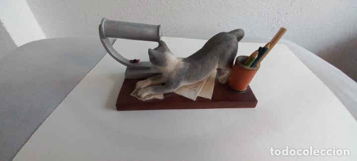 Vintage: FIGURA GATO EN ESCRITORIO CATS ROUND THE HOUSE A6890 INQUISITIVE BORDER FINE ARTS STUDIO 2006 ENESCO