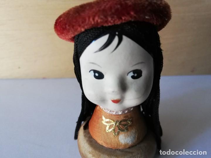 Vintage: Pequeño busto muñeca oriental en madera. Años 70 - Foto 5 - 312359833