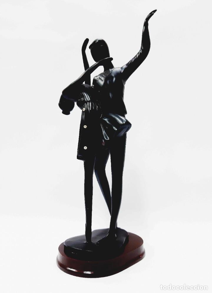 Vintage: Pareja de baile, ritmo, estatuilla de poliresina de sobremesa