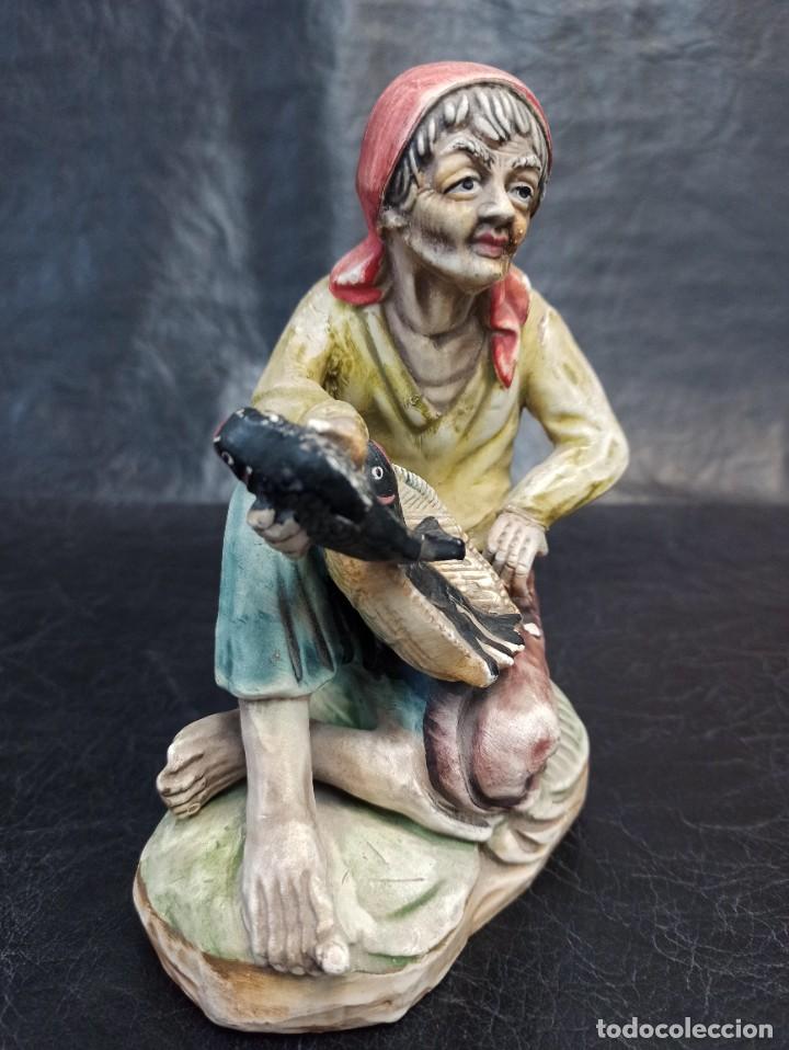 Vintage: Figura vieja con peces. C36 - Foto 2