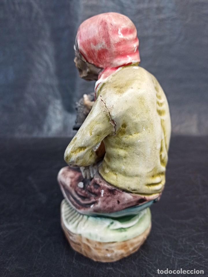 Vintage: Figura vieja con peces. C36 - Foto 4
