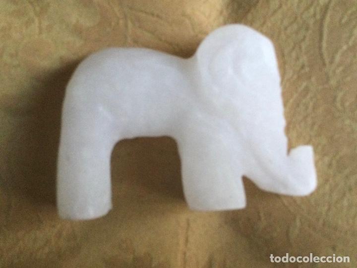 Vintage: ELEFANTE VINTAGE DE ALABASTRO BLANCO - Foto 2