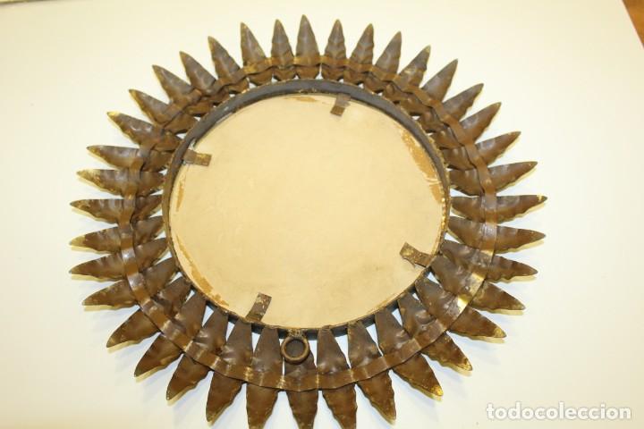 Vintage: ANTIGUO ESPEJO SOL DE CHAPA DORADO - Foto 7
