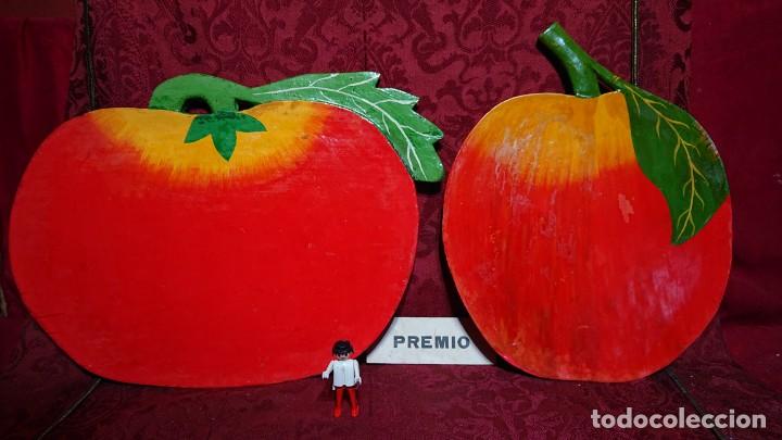 Vintage: DECORATIVAS TALLAS DE MADERA POLICROMADA EN ROJO DE FRUTAS IDEAL EN COCINAS, GRANJA CAFE, FRUTERIAS