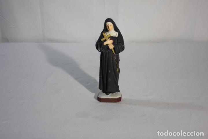 Vintage: FIGURA ESCAYOLA MONJA CON CRUZ