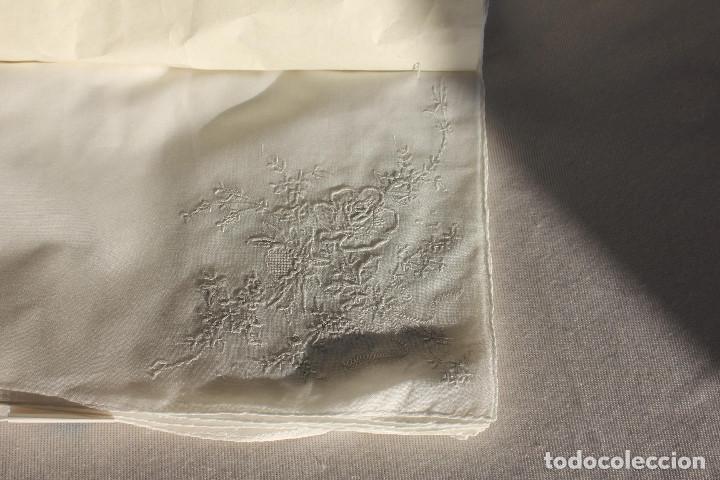Vintage: 12 SERVILLETAS FLORES BORDADAS - Foto 8