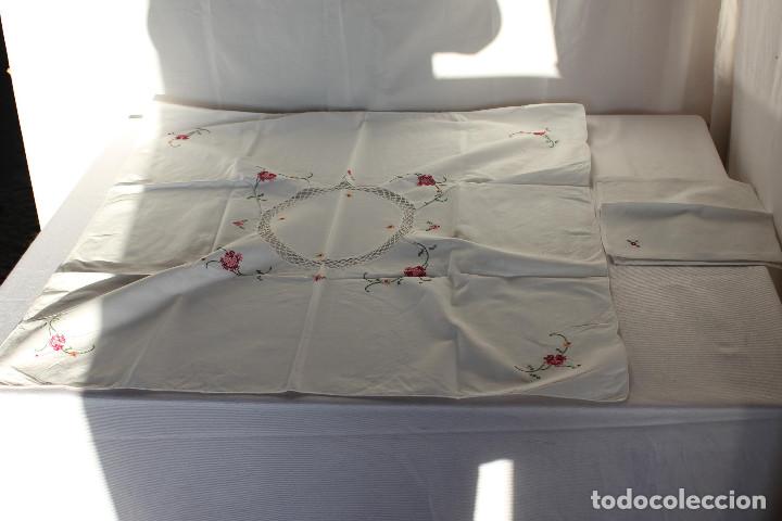 Vintage: SET MANTEL Y CUATRO SERVILLETAS - Foto 2
