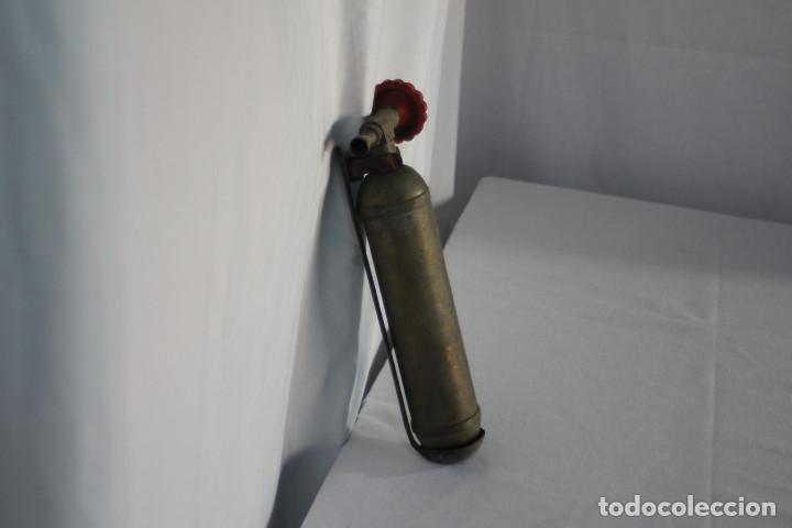 Vintage: ANTIGUA BOTELLA O EXTINTOR - Foto 2