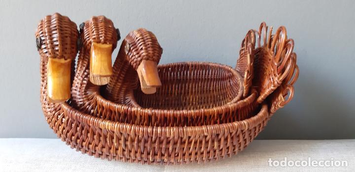 Vintage: LOTE TRES CESTAS MIMBRE CON FORMA DE PATO , PARA EL PAN , O APERITIVOS