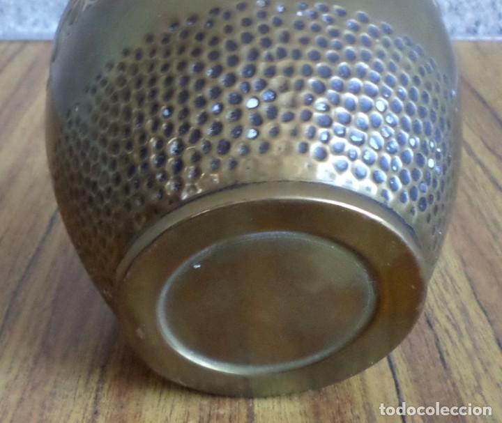 Vintage: Tarro &ndash; macetero de lat&oacute;n labrado - Foto 4