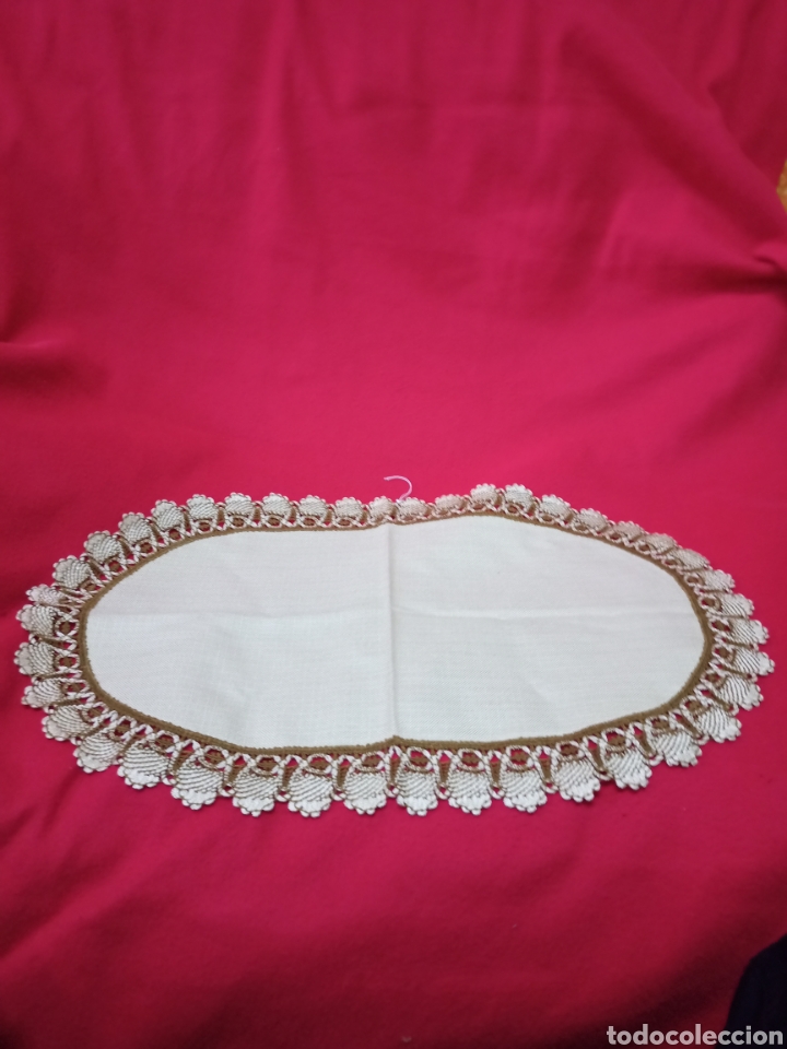 Vintage: Antiguo tapete o mantel individual,de hilo color beige.