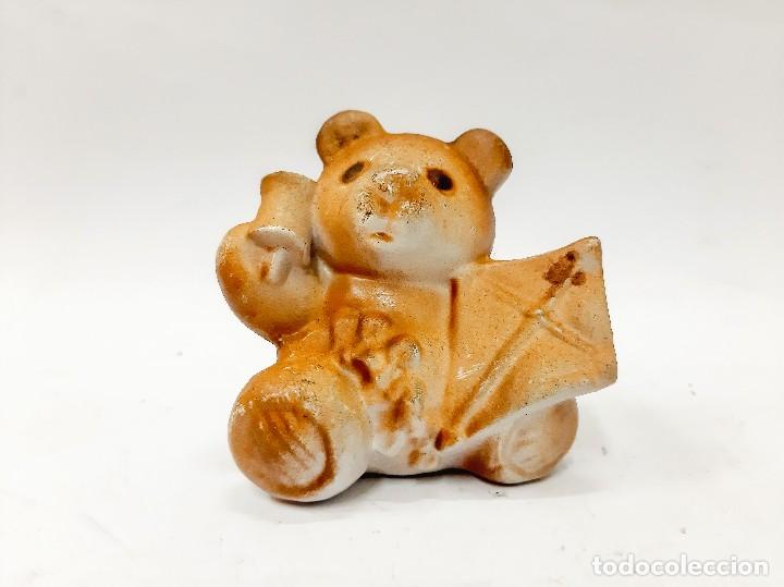 Vintage: Estatuilla de cachorro de oso de cer&aacute;mica vintage