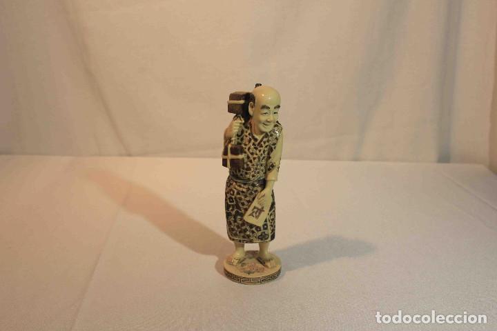 Vintage: FIGURA TALLA HOMBRE ATILLO MARRON